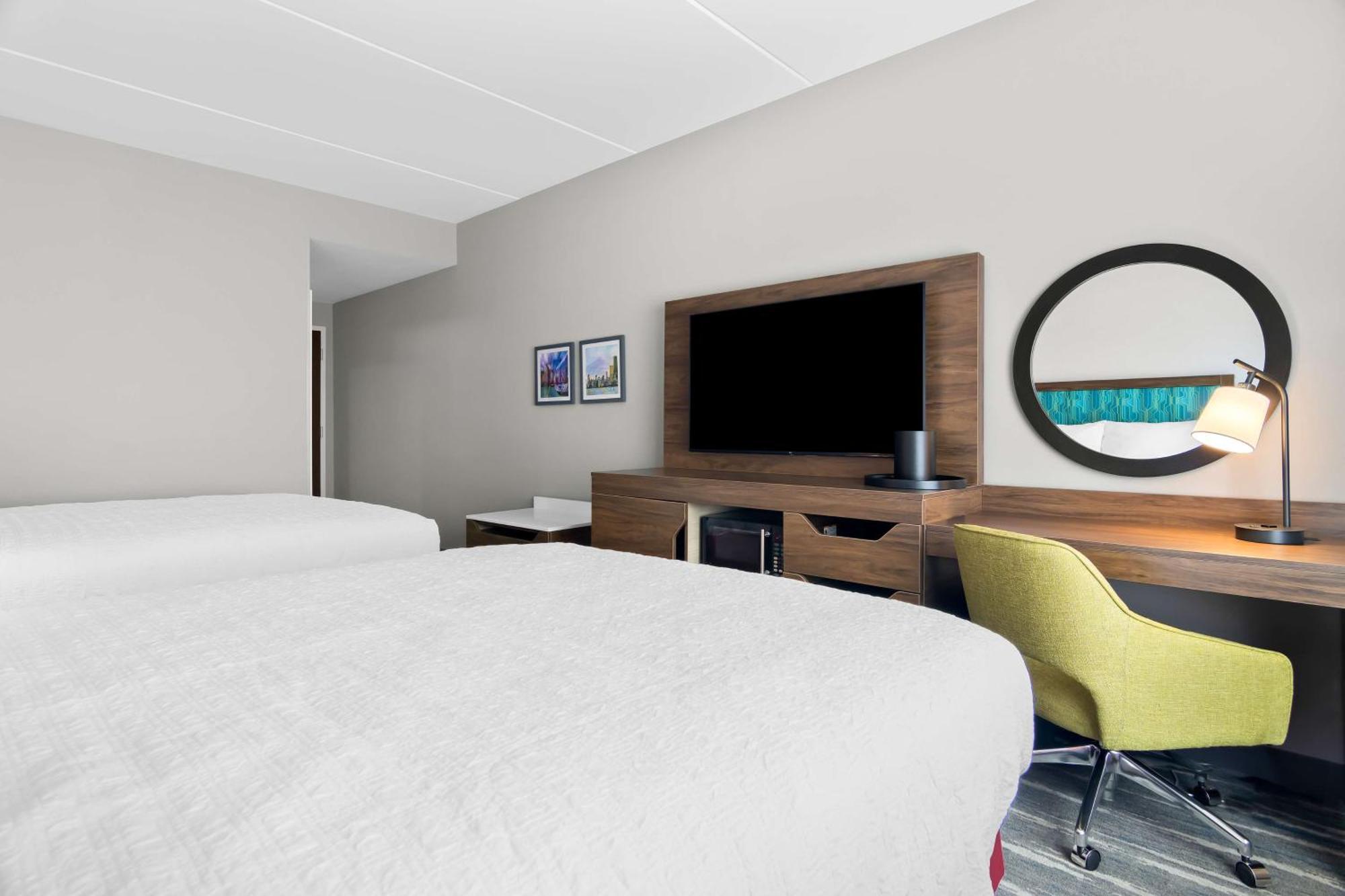 Hampton Inn & Suites Chicago Medical District Uic Esterno foto
